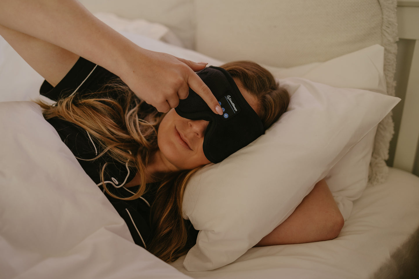 Bluetooth sleep mask - power on